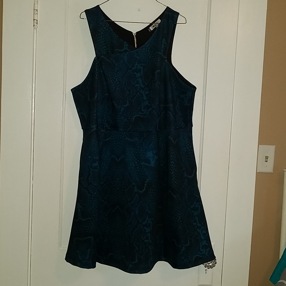 Womans Jennifer Lopez Scuba Dress w/ Pockets!!